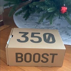 YEEZY BOOST 350 V2